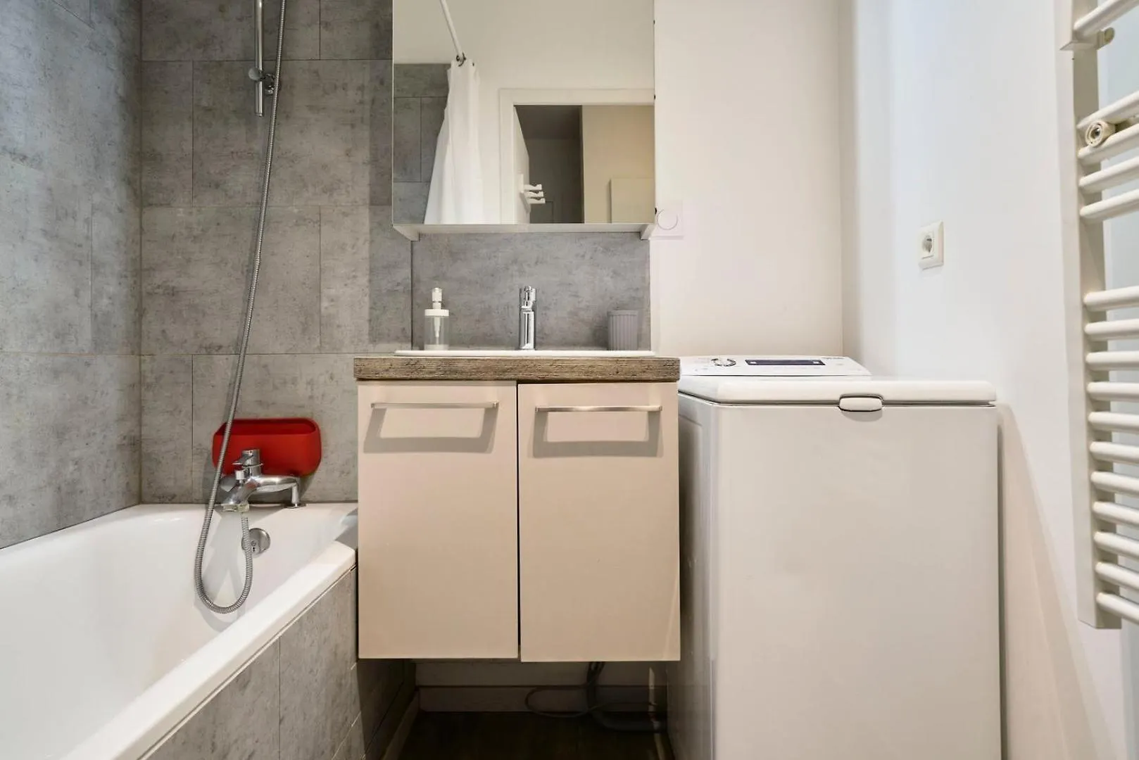 Lille Centre - Superb Bright Apartment Parking France